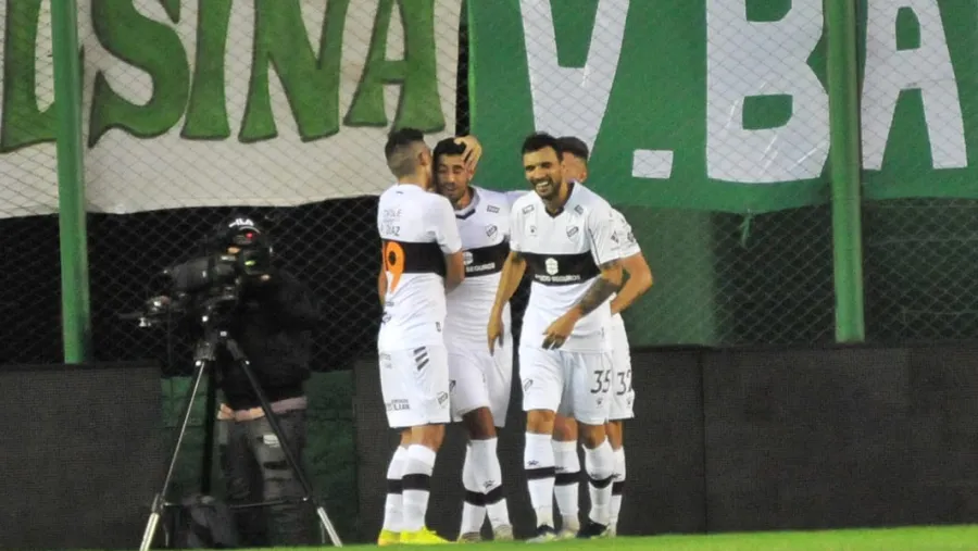 Fútbol: Platense sorprendió a Banfield en el cierre de la décima fecha