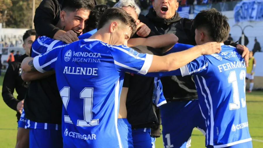 Godoy Cruz derrotó a Platense y extendió su buen momento como local