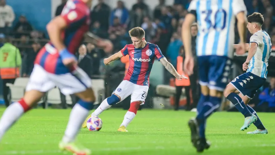 Racing y San Lorenzo empataron en un clásico con goles, polémicas y expulsiones