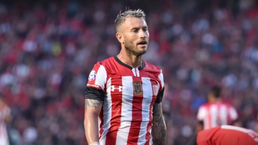 Gastón Fernández La “Gata” Fernández pidió disculpas por el penal que le atajó el entrerriano Unsain