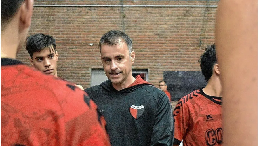 Básquet: el paranaense Juan Siemienczuk seguirá siendo DT de Colón de Santa Fe Básquet: el paranaense Juan Siemienczuk seguirá siendo DT de Colón de Santa Fe