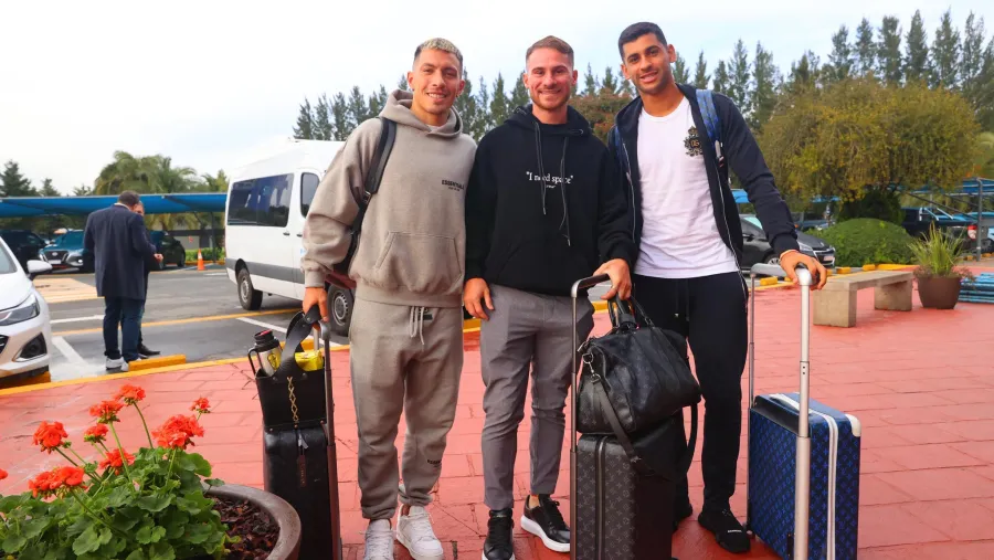 El entrerriano Lisandro Martínez llegó a la Argentina y según estudios, no está lesionado