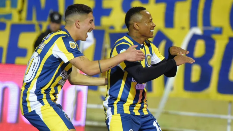 Rosario Central abrió la fecha con un triunfo ante Huracán en el Gigante de Arroyito