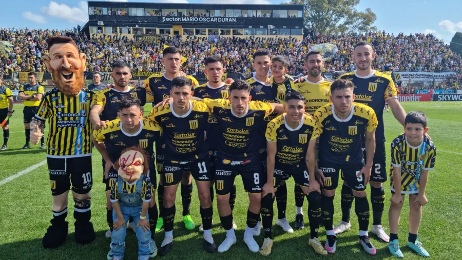 Almirante Brown jugará por el ascenso, Flandria descendió y habrá un desempate
