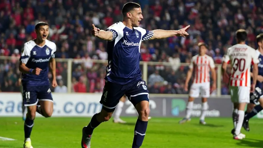 Con aporte entrerriano, Gimnasia ganó en Santa Fe y quedó a un punto de la cima Con aporte entrerriano, Gimnasia ganó en Santa Fe y quedó a un punto de la cima