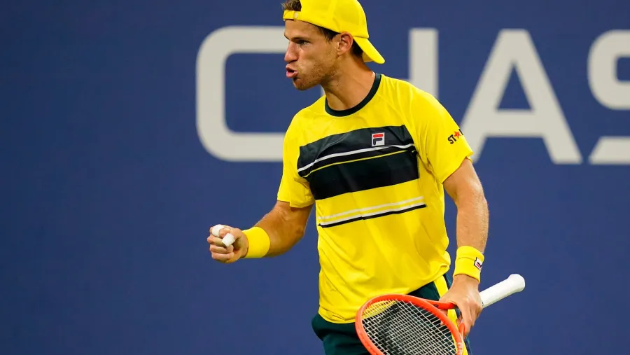 El “Peque” Schwartzman luchó y avanzó a la tercera ronda del Abierto de Estados Unidos