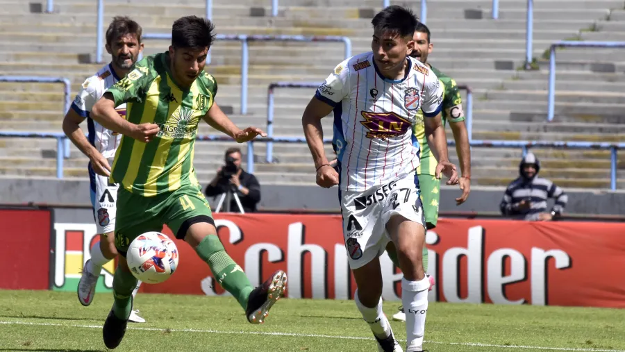 Sobre la hora y con un hombre menos, Aldosivi festejó ante Arsenal de Sarandí Sobre la hora y con un hombre menos, Aldosivi festejó ante Arsenal de Sarandí