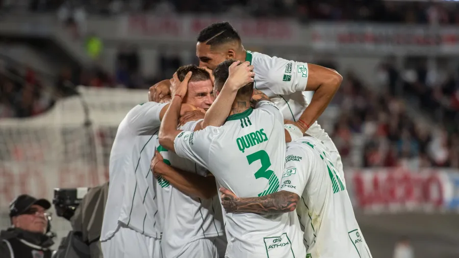 Fútbol: Banfield sorprendió a River en su visita al Monumental Fútbol: Banfield sorprendió a River en su visita al Monumental
