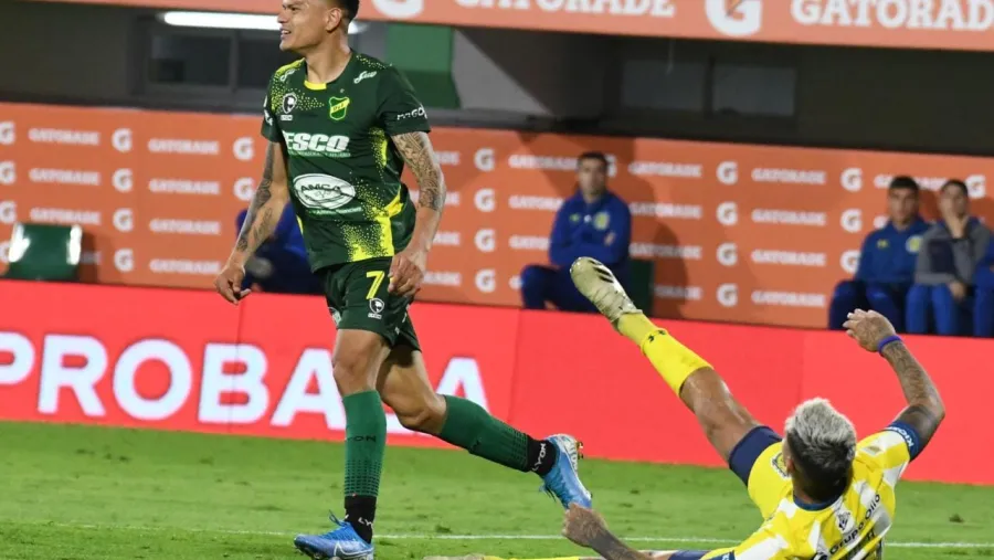 Defensa y Justicia goleó a Rosario Central con el aporte del entrerriano Walter Bou