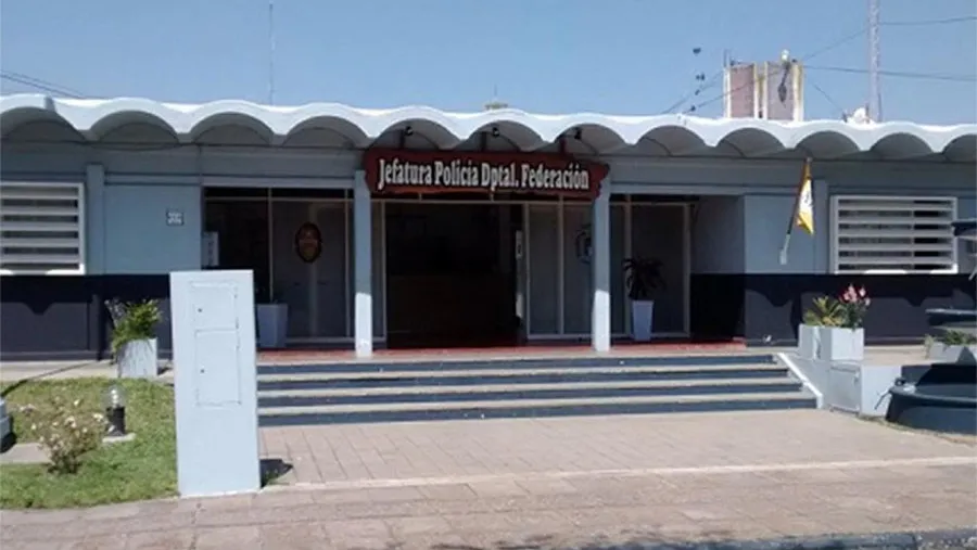 La Jefatura Departamental de Policía de Federación investiga una muerte. Por el hecho está detenido un menor de 17 años. La Jefatura Departamental de Policía de Federación investiga una muerte. Por el hecho está detenido un menor de 17 años.
