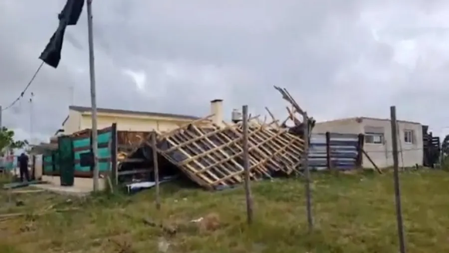 Un hombre falleció en Federación tras volar el techo y derrumbarse su vivienda