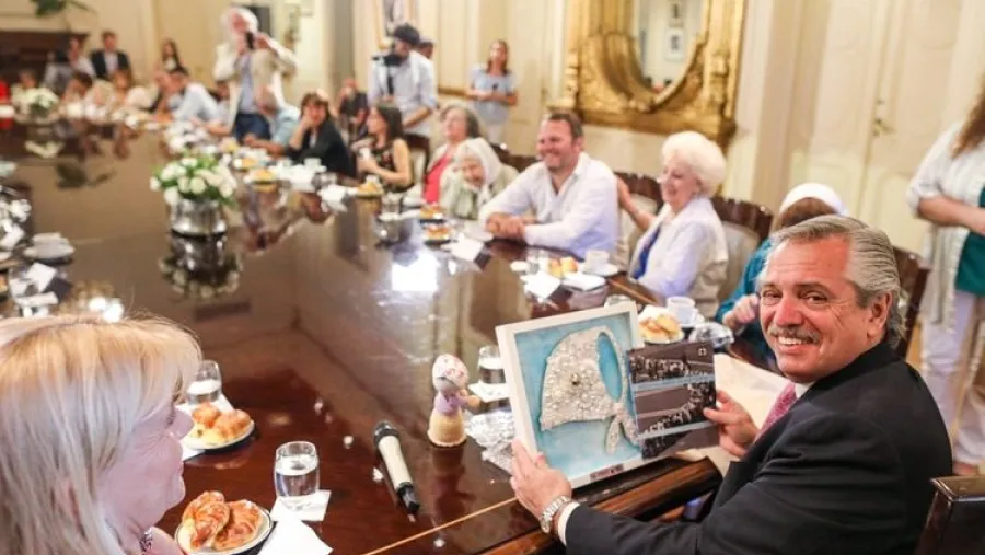 Fernández con organismos de Derechos Humanos