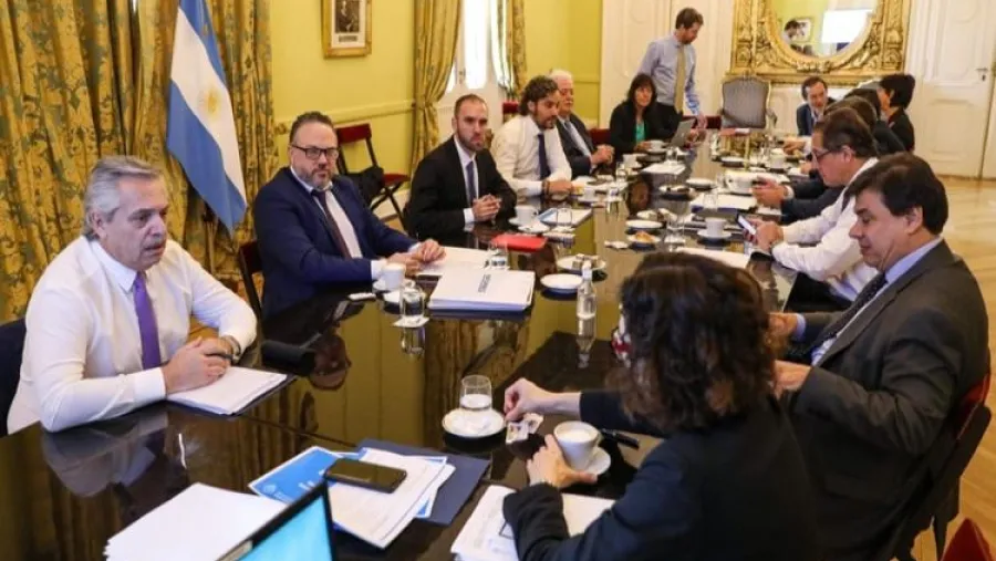 Fernández se reunió este lunes con el Gabinete