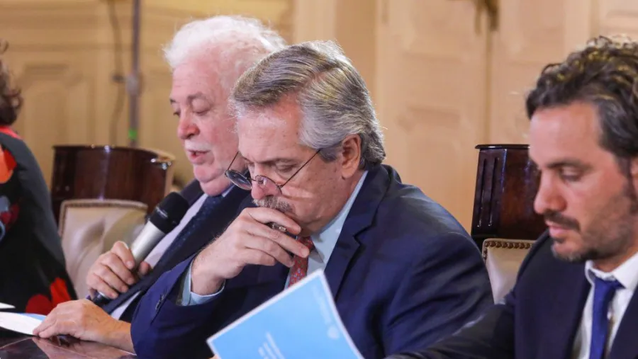 Alberto Fernández con Cafiero y Ginés