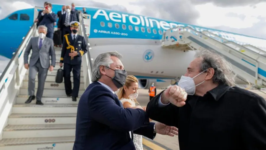 El Presidente también tiene previsto encabezar encuentros con empresarios en búsqueda de mayores inversiones. El Presidente también tiene previsto encabezar encuentros con empresarios en búsqueda de mayores inversiones.