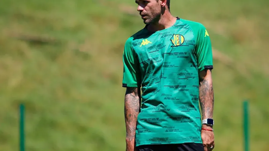 Fernando Gago ya no es más el DT de Aldosivi de Mar del Plata Fernando Gago ya no es más el DT de Aldosivi de Mar del Plata