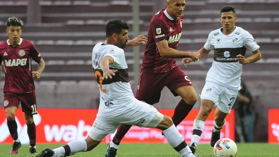 Lanús y Platense protagonizaron un empate a puro gol en “La Fortaleza”