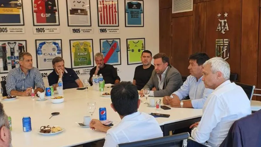 Liga Profesional de Fútbol: el Comité Ejecutivo resolvió pedirle la renuncia a Tinelli Liga Profesional de Fútbol: el Comité Ejecutivo resolvió pedirle la renuncia a Tinelli