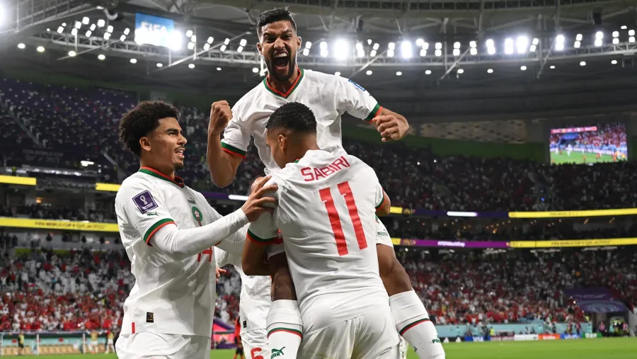 Marruecos hizo historia, venció a Canadá y se clasificó a octavos como líder del Grupo F