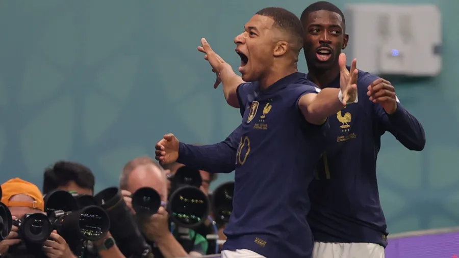 Con una goleada inapelable, Francia comenzó la defensa de la Copa del Mundo Con una goleada inapelable, Francia comenzó la defensa de la Copa del Mundo