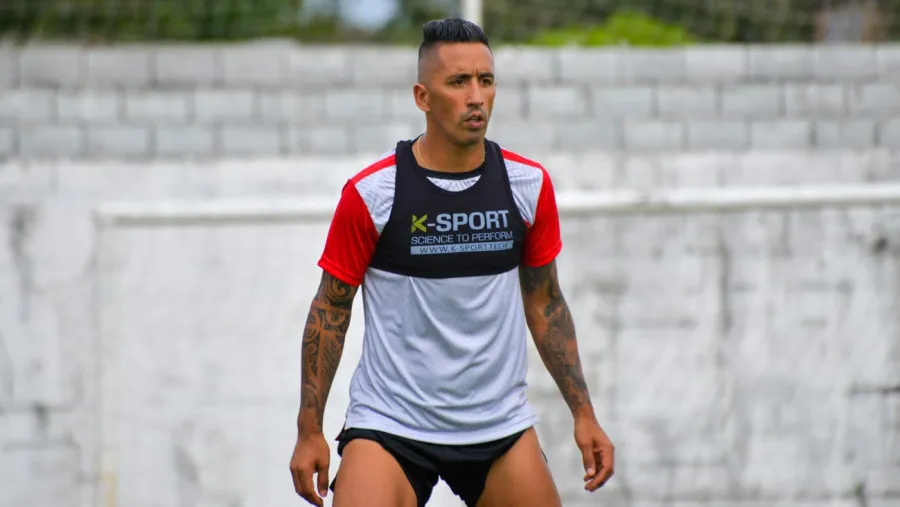 Lucas Barrios tuvo su primera jornada de entrenamientos con Patronato