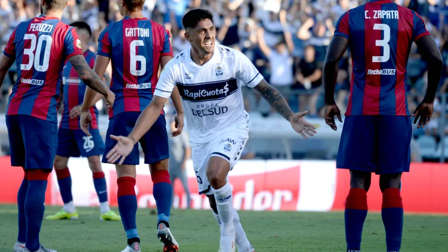 Gimnasia venció a San Lorenzo en el Bosque con gol de Cristian Tarragona Gimnasia venció a San Lorenzo en el Bosque con gol de Cristian Tarragona