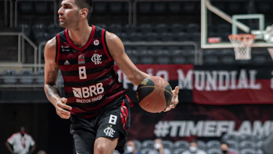 Básquet: Luciano “Chuzito” González fue goleador en su debut con Flamengo