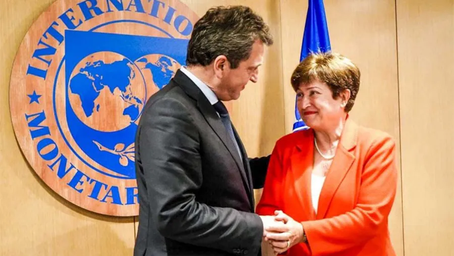 Imagen de archivo de Sergio Massa y Kristalina Georgieva.