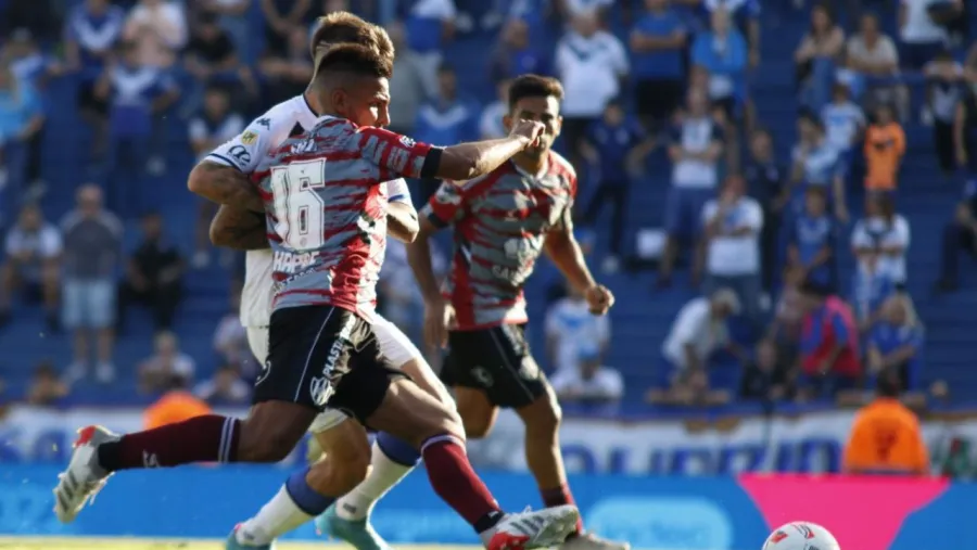 Copa de la Liga Profesional: Central Córdoba festejó ante Vélez en Liniers Copa de la Liga Profesional: Central Córdoba festejó ante Vélez en Liniers