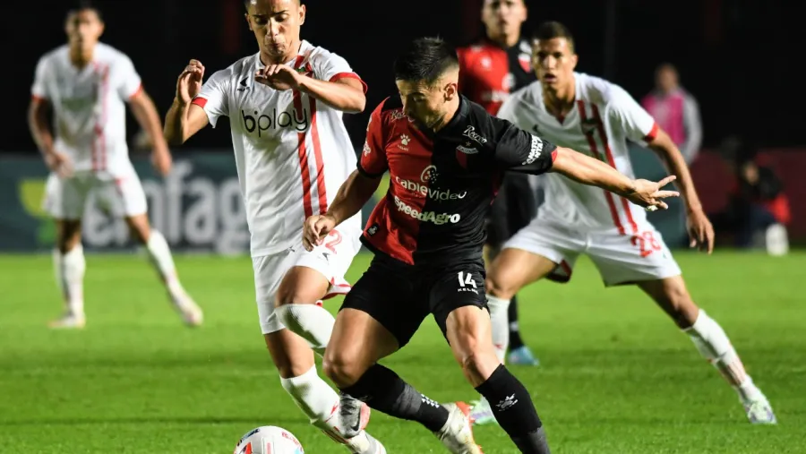 Con un agónico gol de tiro libre, Estudiantes privó a Colón del triunfo en Santa Fe