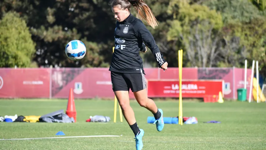 Con la entrerriana Holzheier, Argentina retomó las prácticas tras el primer triunfo