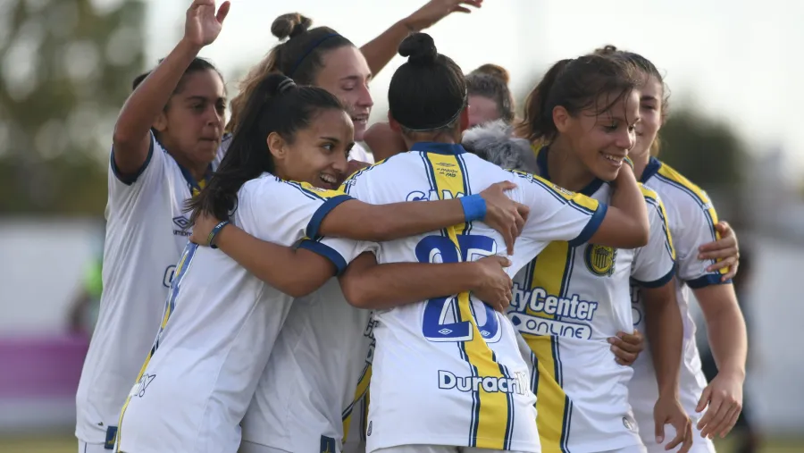 Fútbol femenino: Rosario Central goleó a Villa San Carlos con aporte entrerriano