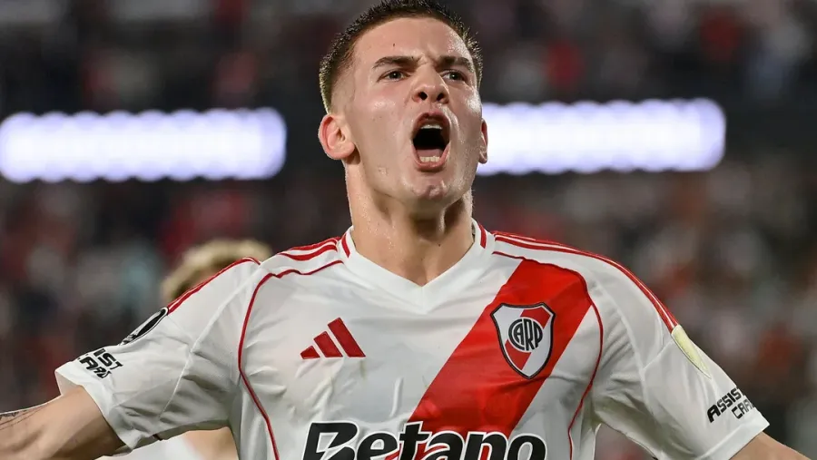 Franco Mastantuono pasó la revisión médica y firmó con Real Madrid Franco Mastantuono pasó la revisión médica y firmó con Real Madrid