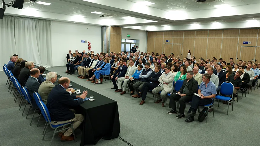 Frigerio les pidió a los intendentes trabajar con “diálogo” y de forma “coordinada” para afrontar los pagos.