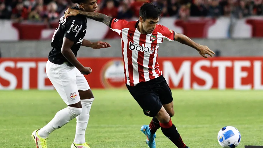 Estudiantes venció a Bragantino para seguir líder e invicto en la Copa Libertadores