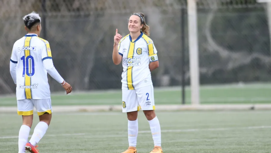 La entrerriana Virginia Coronel anotó por triplicado en la victoria de Rosario Central