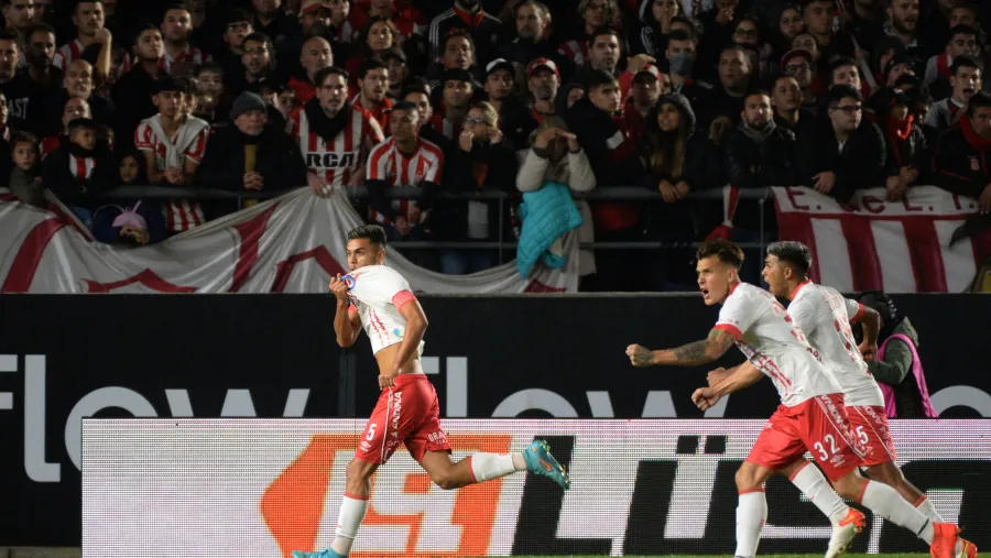 Por penales, Argentinos dio el batacazo contra Estudiantes y es semifinalista