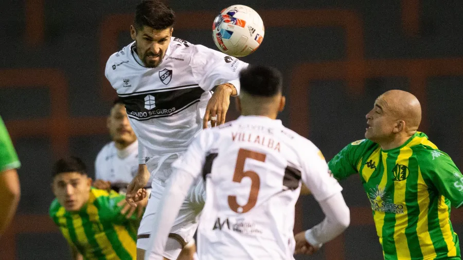 Liga Profesional de Fútbol: Aldosivi y Platense igualaron en un duelo de opuestos