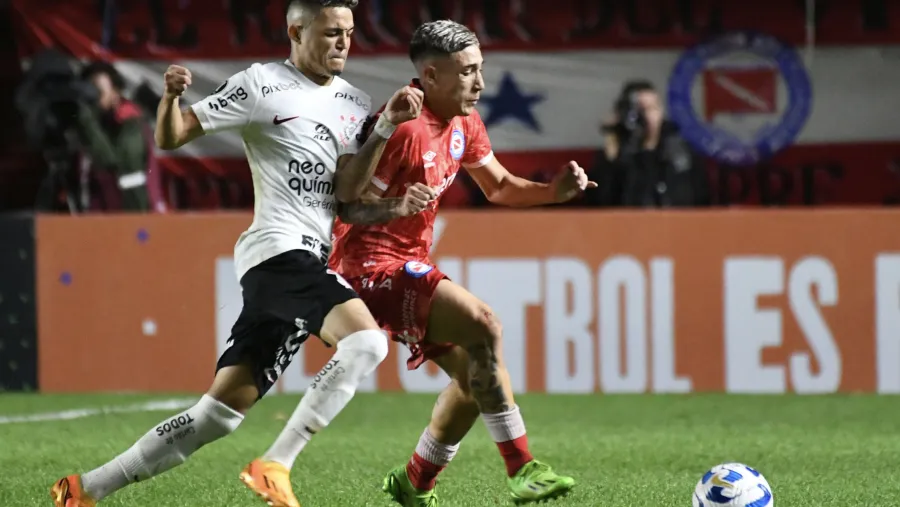 Copa Libertadores: Argentinos empató sin goles con Corinthians pero sigue líder