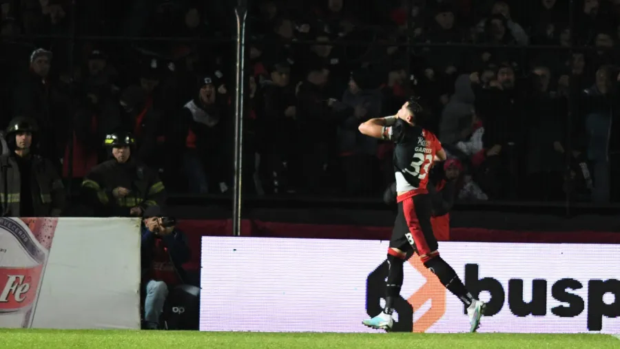 Colón de Santa Fe sorprendió a Estudiantes en el "Cementerio de los Elefantes"