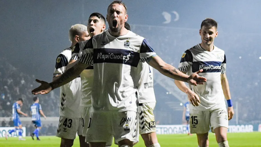 Gimnasia venció a Godoy Cruz y se afianzó como escolta en la Liga Profesional de Fútbol