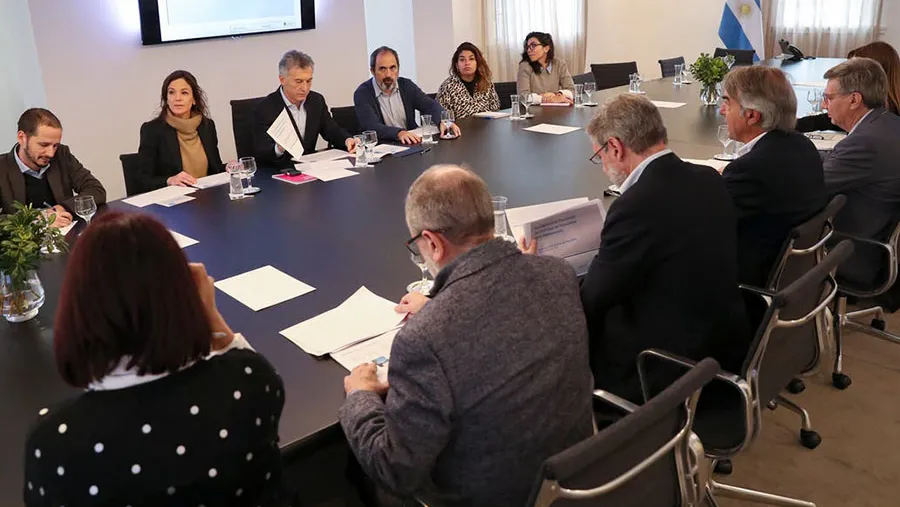 El Presidente Mauricio Macri se reunió ayer con parte de su gabinete para analizar la crisis económica y financiera. El Presidente Mauricio Macri se reunió ayer con parte de su gabinete para analizar la crisis económica y financiera.