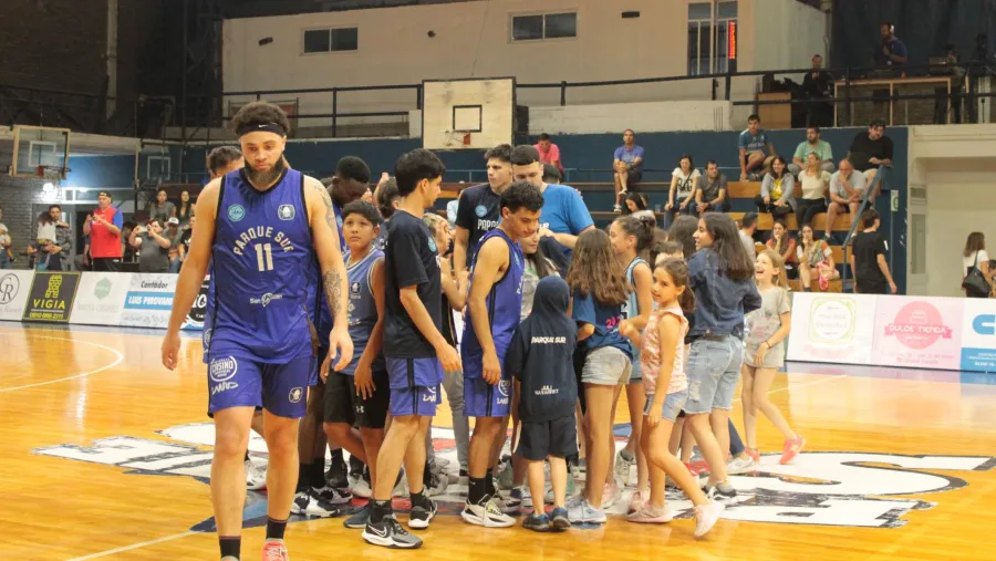 Parque Sur se quedó sin goleador para la Liga Argentina: Taurus Adams no regresó al país