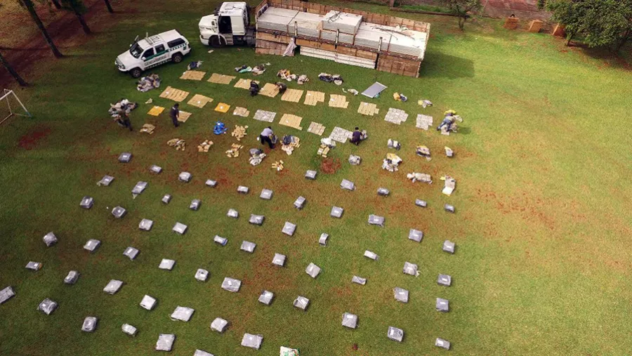 Los gendarmes decomisaron un total de 3.258 kilos de marihuana.