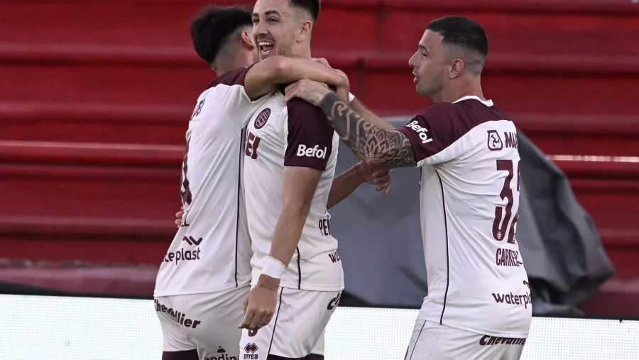 Con gol entrerriano, Lanús empató con Barracas Central y clasificó a la Copa Sudamericana