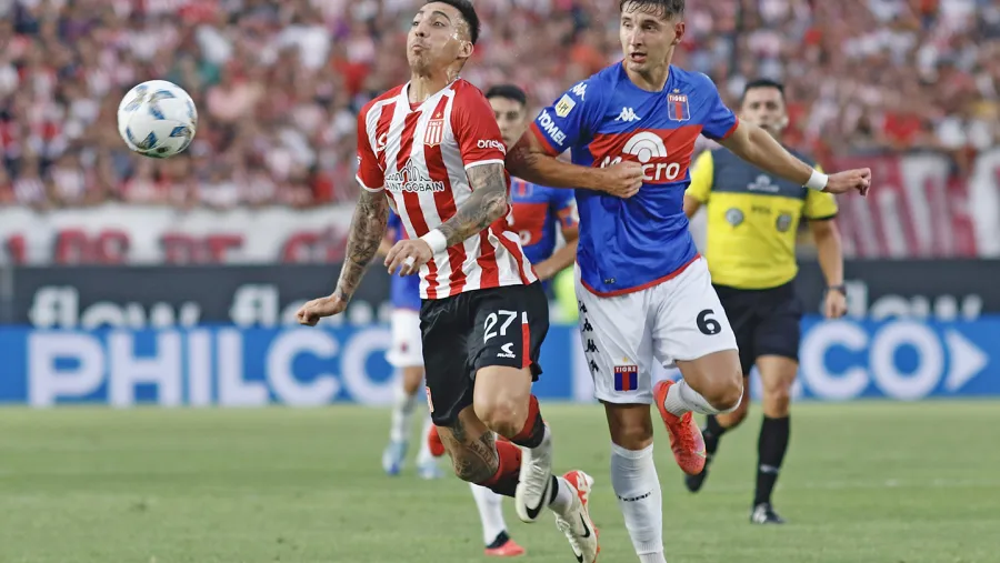 Estudiantes de La Plata hundió más a Tigre para seguir invicto y escolta en su grupo