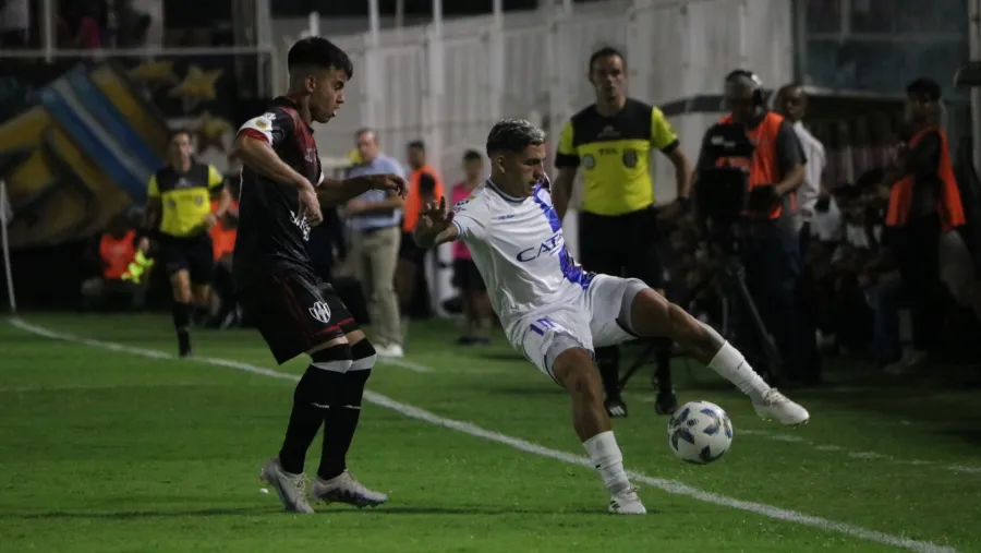 Godoy Cruz aprovechó los errores de Central Córdoba y festejó en Santiago del Estero