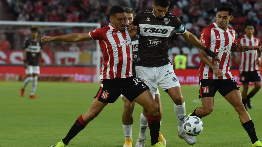 Platense sorprendió a Estudiantes en La Plata y lo dejó sin invicto Platense sorprendió a Estudiantes en La Plata y lo dejó sin invicto