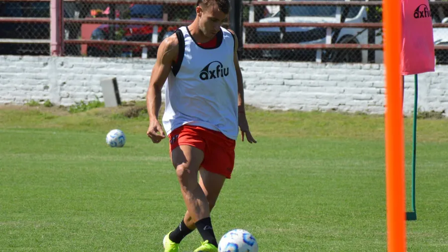 En Patronato, Gabriel Gómez aun no definió el mediocampo para debutar de local