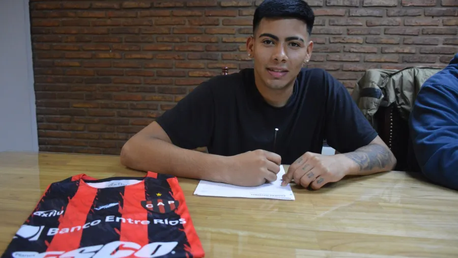 En Patronato, el arquero Matías Caballero firmó su primer contrato profesional